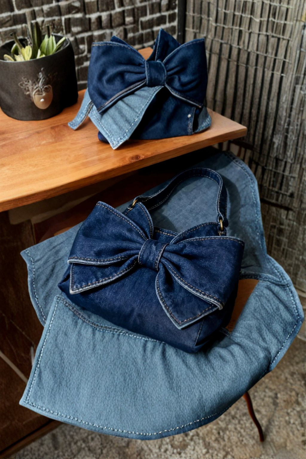 Anika | Retro Bow Shoulder Bag