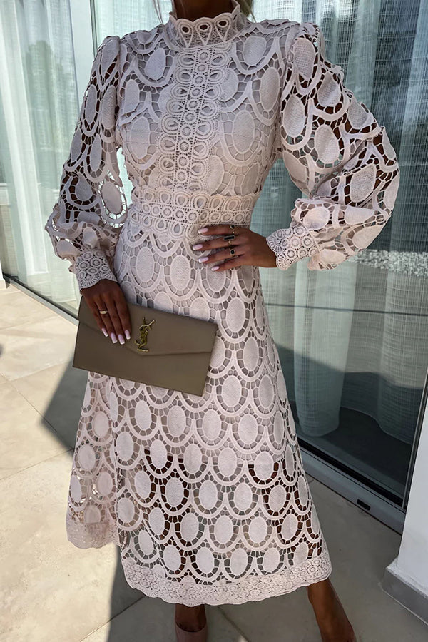 Urbana | Elegant Fitted Midi Dress