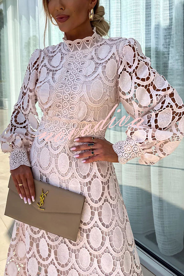 Urbana | Elegant Fitted Midi Dress